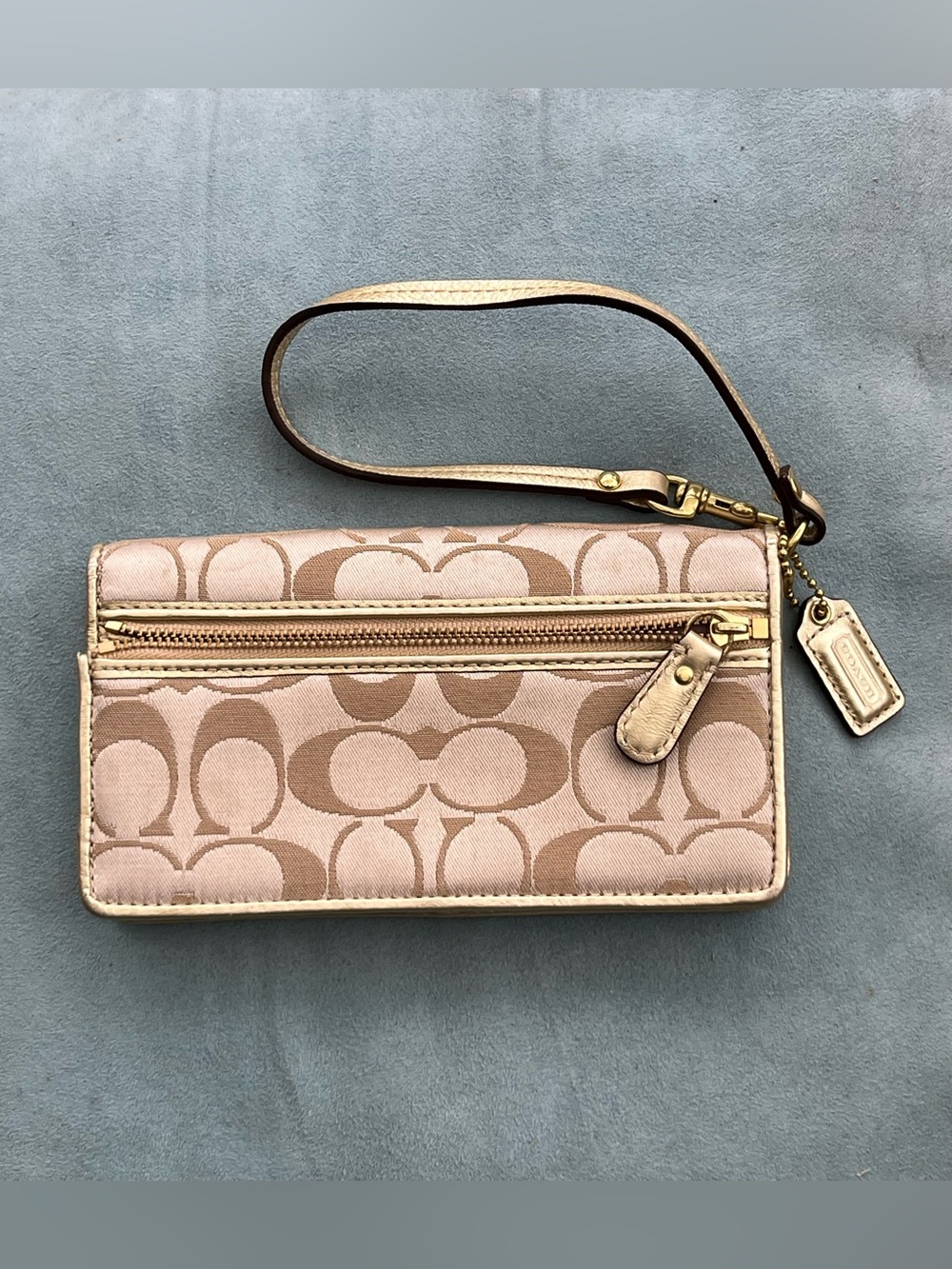 EUC Coach Poppy Graffiti Beige Signature Canvas Wallet Wristlet - Picture 2 of 15